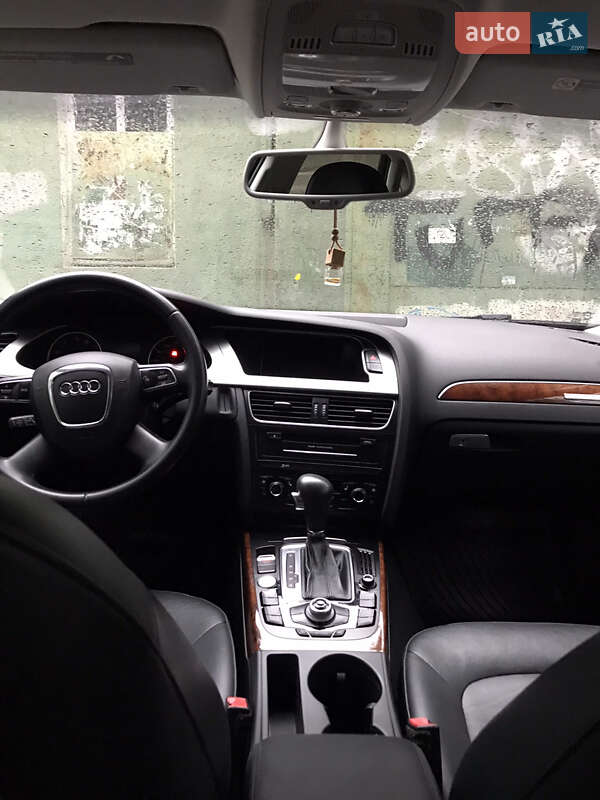 Седан Audi A4 2011 в Одессе