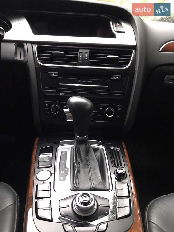 Седан Audi A4 2011 в Одессе