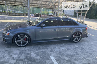 Седан Audi A4 2013 в Львові