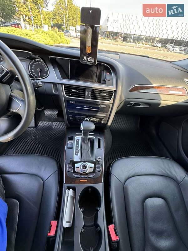 Седан Audi A4 2013 в Одессе