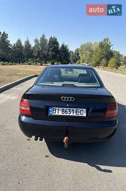 Седан Audi A4 2000 в Решетиловке