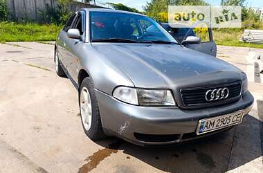 Седан Audi A4 1995 в Львове