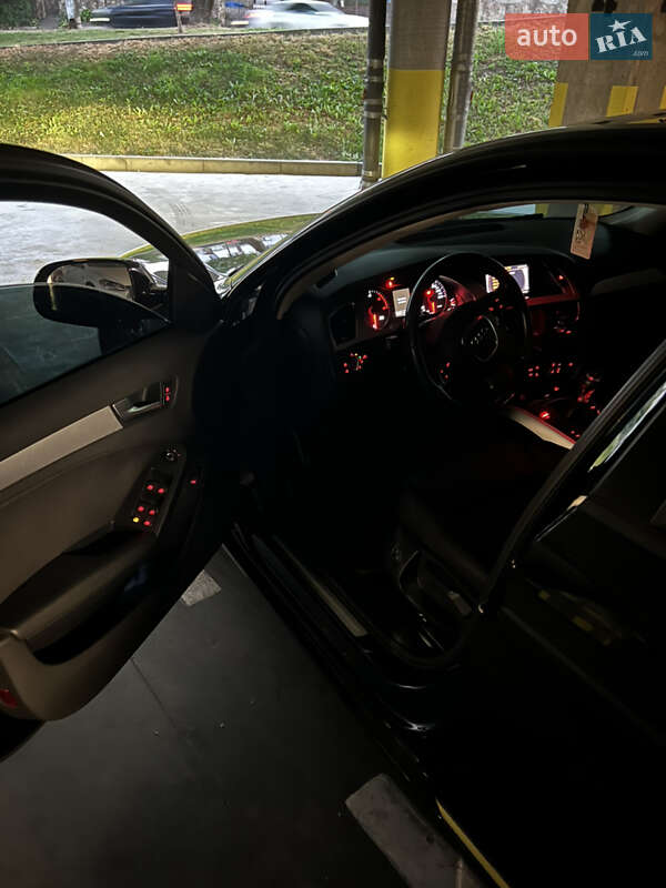 Седан Audi A4 2011 в Львові