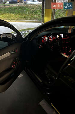 Седан Audi A4 2011 в 