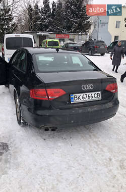 Седан Audi A4 2011 в Львове