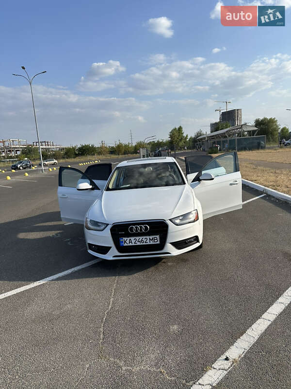 Седан Audi A4 2013 в Києві