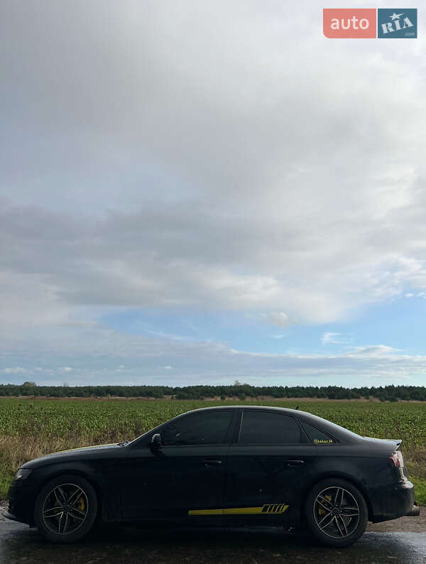 Седан Audi A4 2011 в Львові