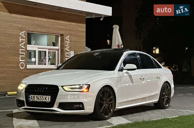 Седан Audi A4 2014 в 