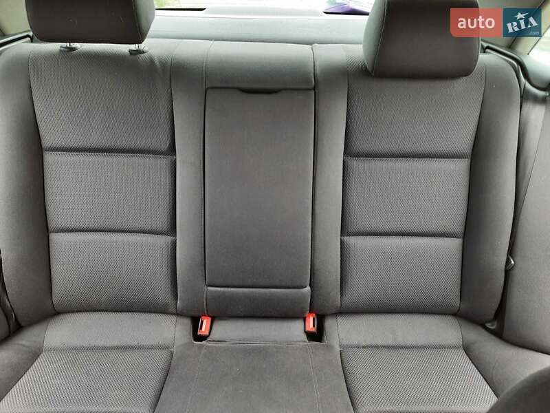 Седан Audi A4 2004 в Запорожье