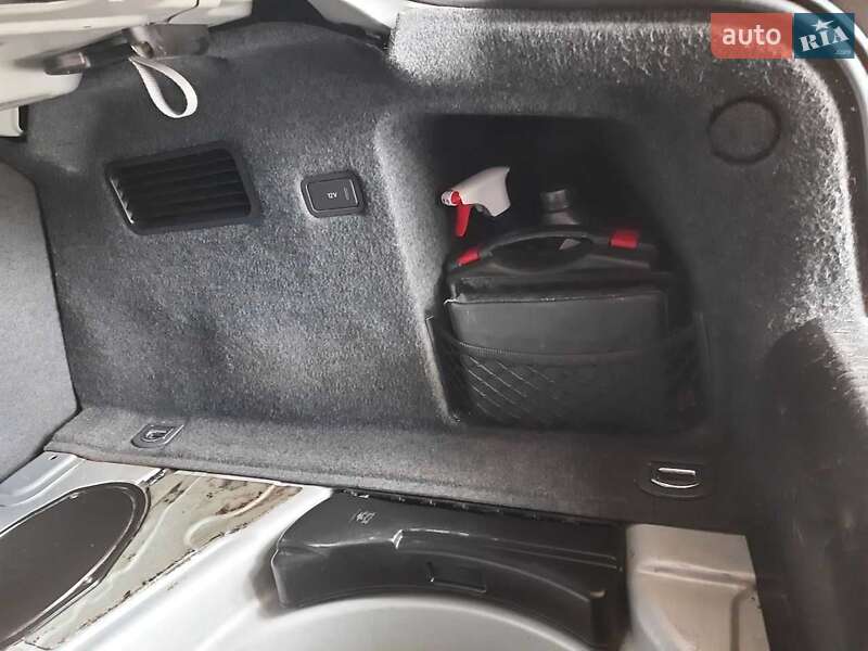 Седан Audi A4 2004 в Запорожье
