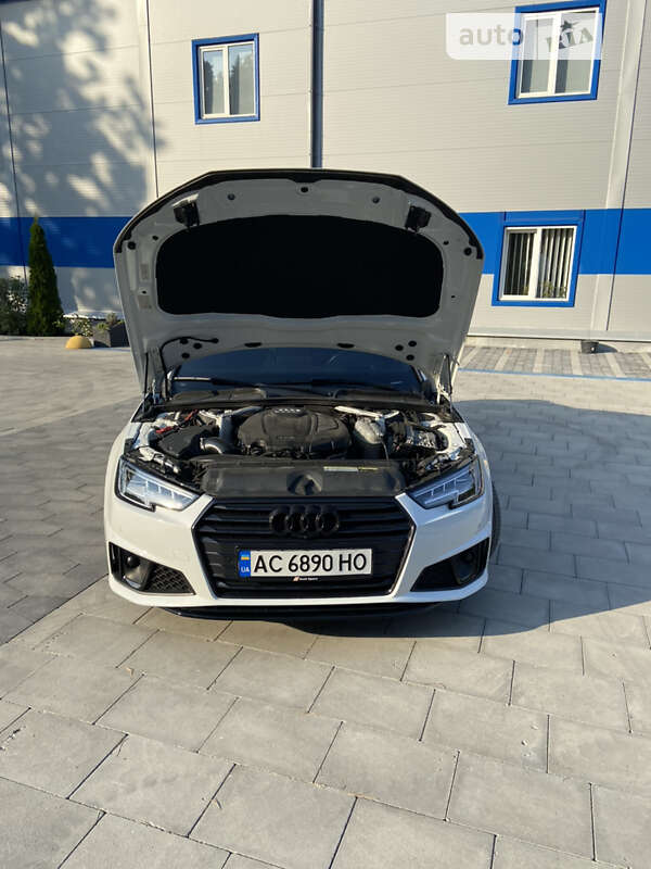 Седан Audi A4 2018 в Луцке