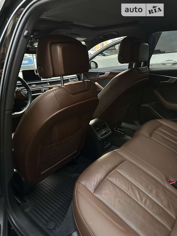 Седан Audi A4 2017 в Черновцах