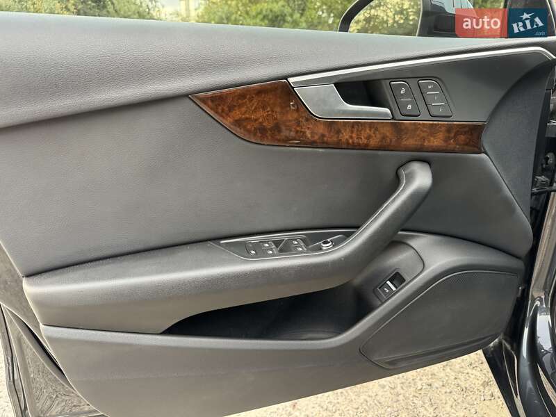 Седан Audi A4 2018 в Львове