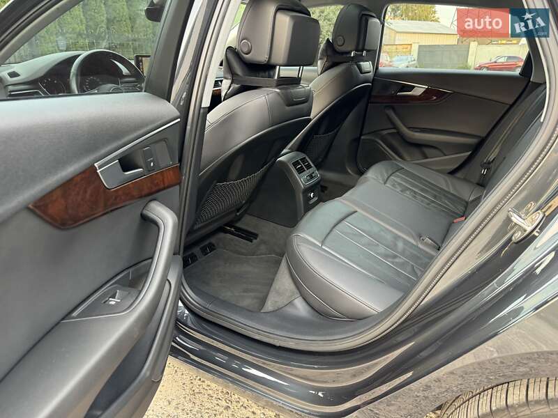 Седан Audi A4 2018 в Львове