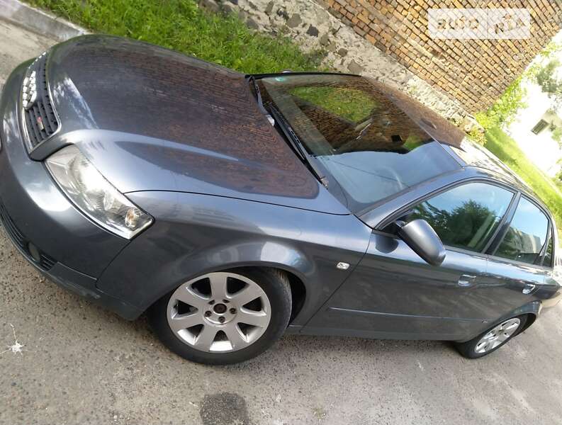 Седан Audi A4 2002 в Жовкві