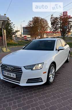 Седан Audi A4 2017 в Ровно