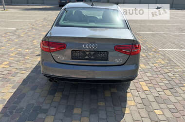 Седан Audi A4 2014 в Луцьку