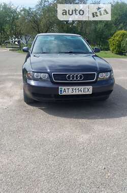 Седан Audi A4 1996 в Долине