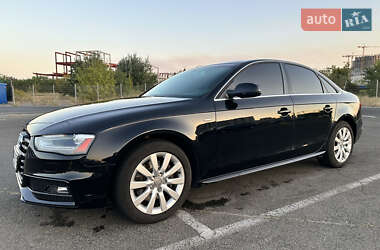 Седан Audi A4 2014 в Трускавце