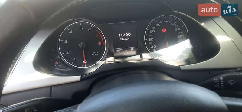 Седан Audi A4 2010 в Днепре