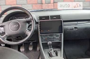 Седан Audi A4 2001 в Ровно