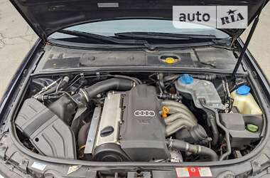 Седан Audi A4 2001 в Ровно