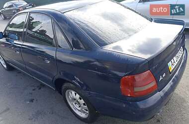 Седан Audi A4 2000 в 