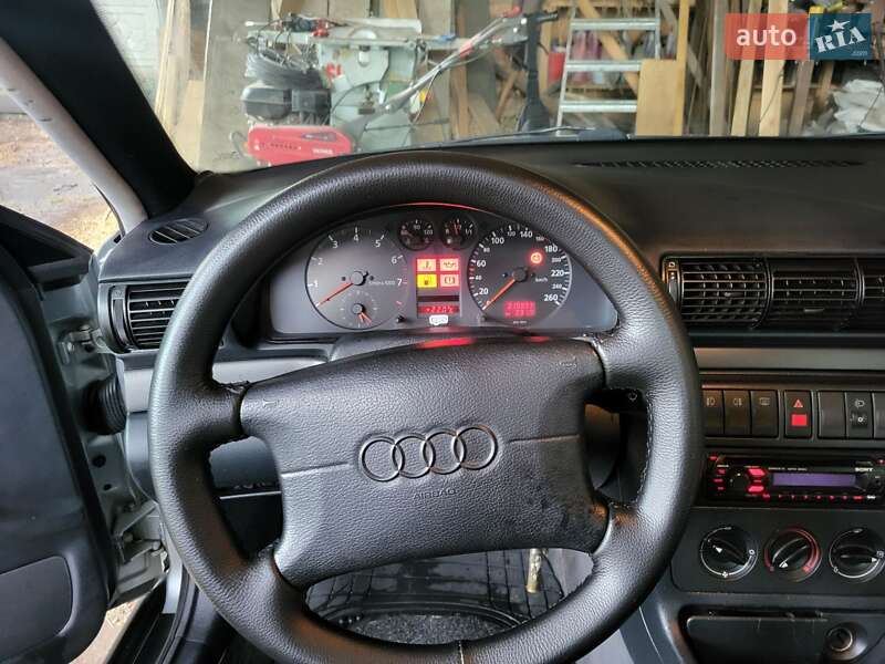 Седан Audi A4 1999 в Рівному