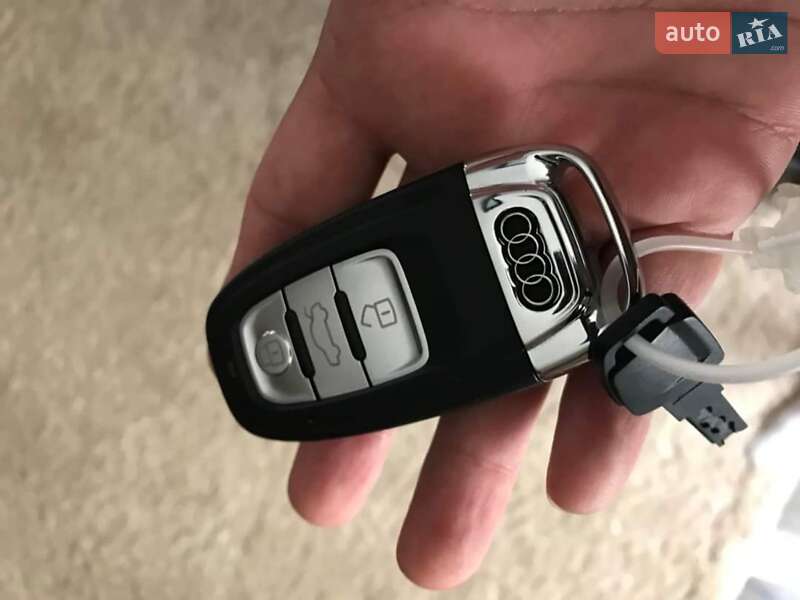 Седан Audi A4 2012 в Ужгороді