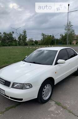 Седан Audi A4 1998 в Кривому Розі