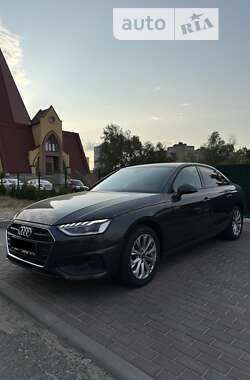 Седан Audi A4 2023 в Киеве