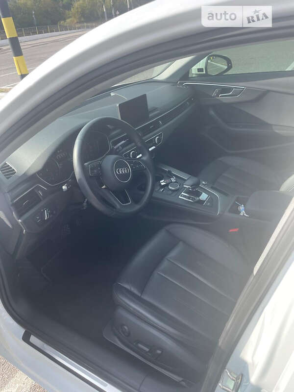 Седан Audi A4 2019 в Киеве
