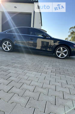 Седан Audi A4 2012 в Пустомитах