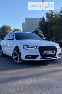 Седан Audi A4 2013 в Кам'янському