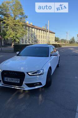 Седан Audi A4 2013 в Кам'янському