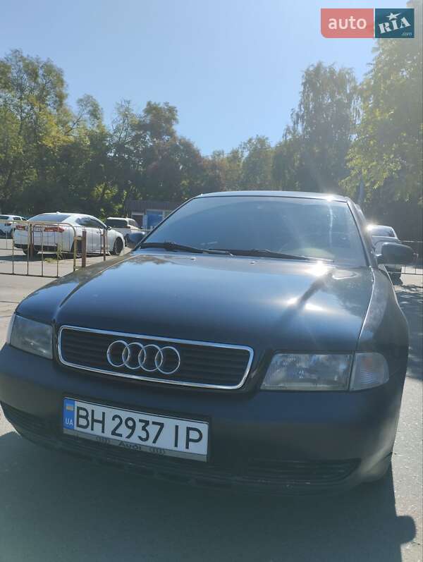 Седан Audi A4 1997 в 