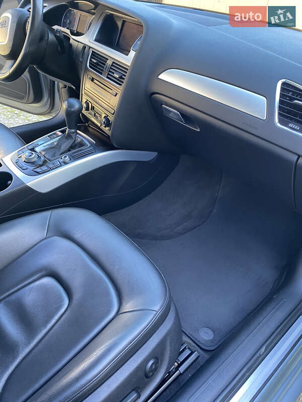 Седан Audi A4 2010 в Косові