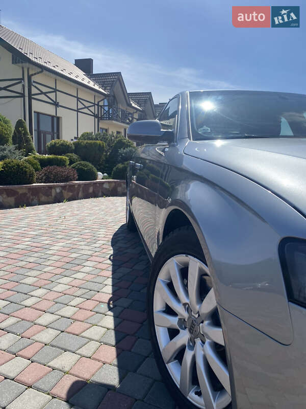 Седан Audi A4 2010 в Косові