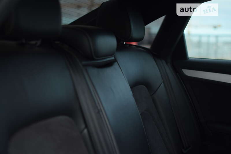 Седан Audi A4 2011 в Киеве