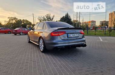 Седан Audi A4 2013 в Львові