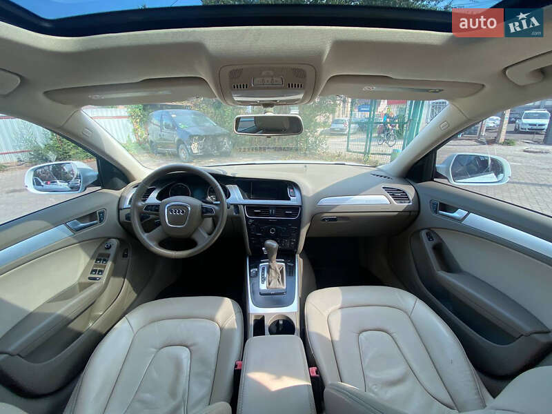Седан Audi A4 2011 в Кривом Роге