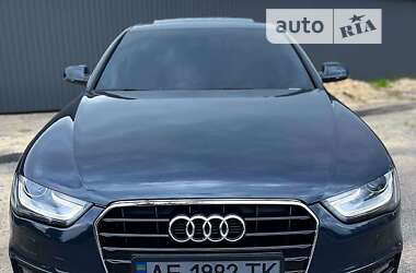 Седан Audi A4 2015 в Луцьку