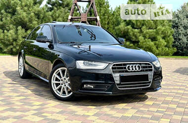 Седан Audi A4 2014 в Киеве