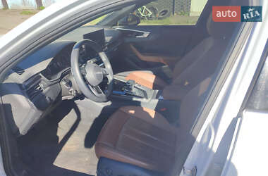Седан Audi A4 2020 в 