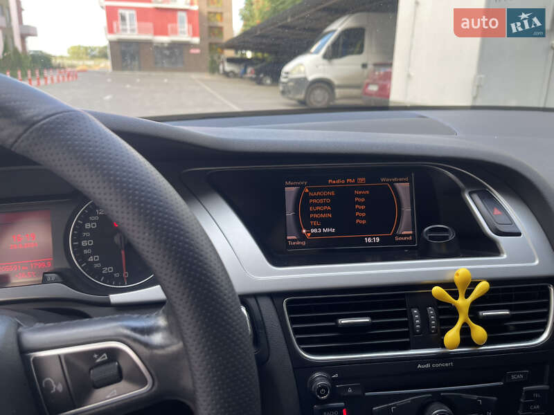Седан Audi A4 2010 в Одесі