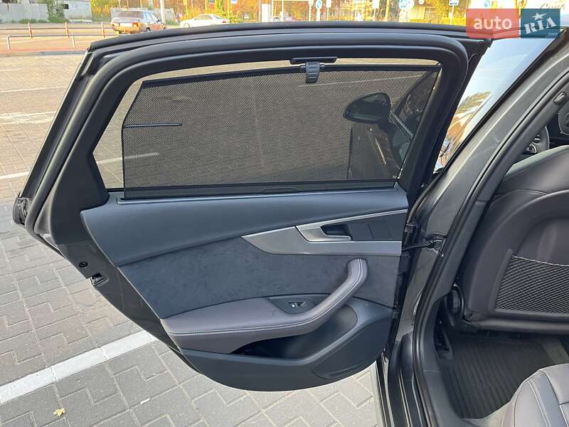Седан Audi A4 2023 в Вінниці