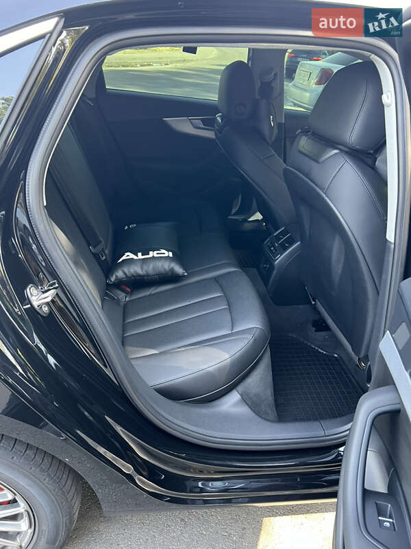 Седан Audi A4 2020 в Днепре