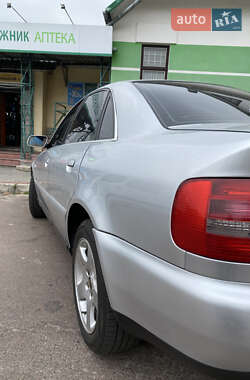 Седан Audi A4 2000 в Олевске