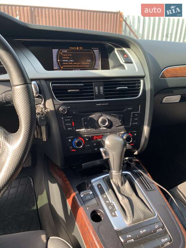 Седан Audi A4 2010 в Макарові