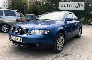 Седан Audi A4 2002 в Вараше